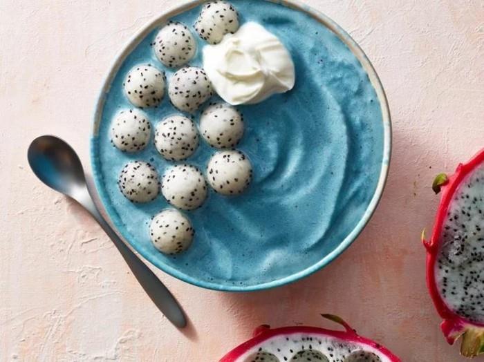 ruoka trendit 2018 saksa instagram sininen jälkiruoka