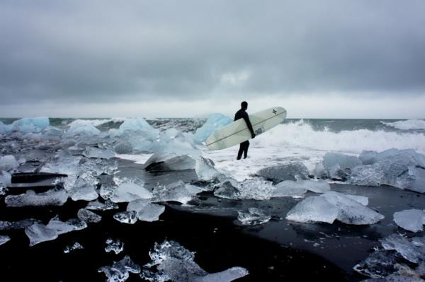 valokuvaaja chris burkard surfer photos ice water