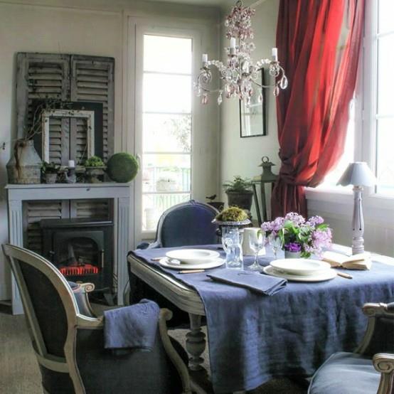 ranskalainen ruokasali suunnittelee alkuperäisen idean sininen pöytäliina