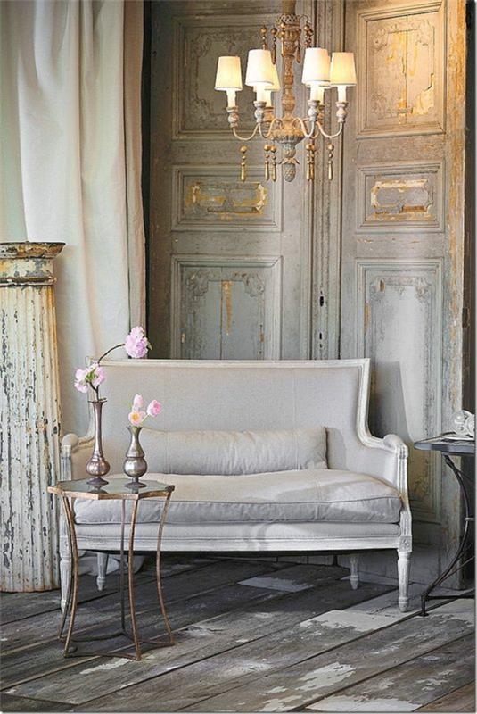 ranskalaiset maalaiskalusteet verhoiltu sohva