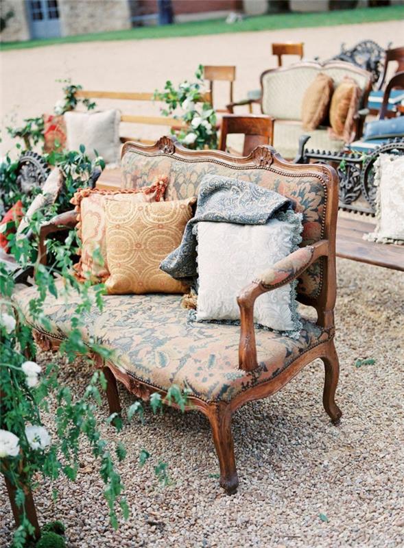 ranskalaiset maalaiskalusteet nojatuolit ja sohvahuonekalut maalaistyyliin