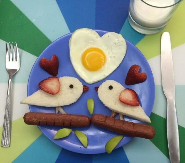 ranskalainen aamiainen linnut rakastuneet