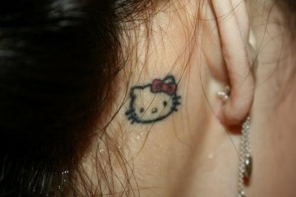tatuointi korvan takana hello kitty