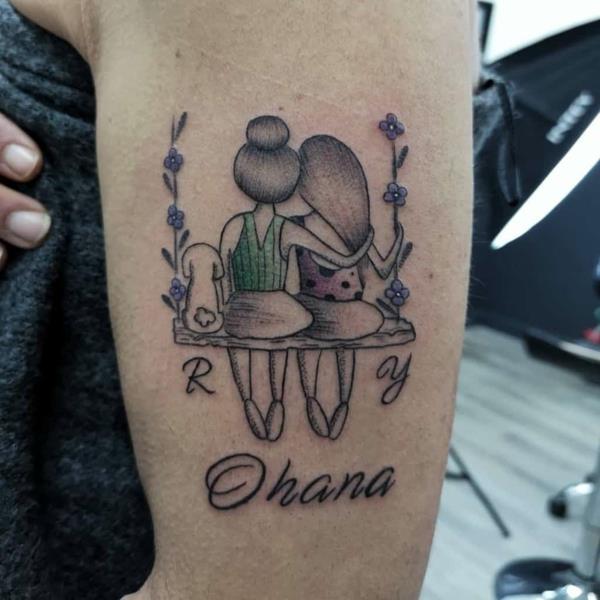 ystävyys tatuointi ohana tatuointi olkavarsi