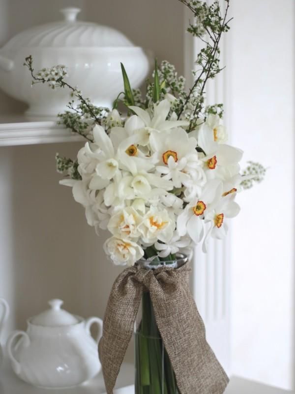 kevään kukkien koristelu valkoinen narsissin sisustusasunto