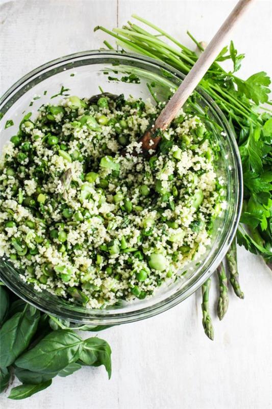 kevätreseptit kasvisruokia kasvissalaatti quinoa