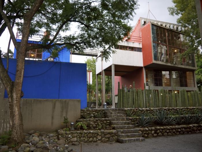 frida kahlo ja diego rivera twin house blue