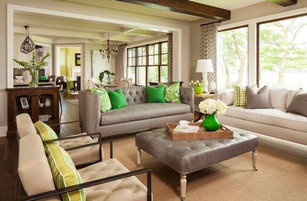 vihreän väripaletin, verhoillut mukavat sohvat ja nojatuolit asettavat tuoreita aksentteja