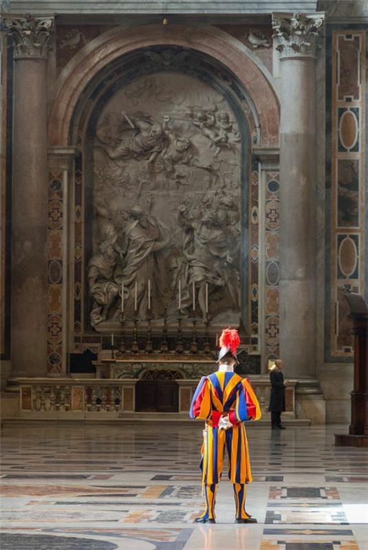 hyvää pääsiäistä eurooppalaiset perinteet Vatikaani