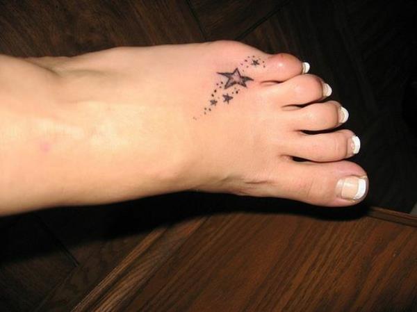 jalka tatuointi suunnittelee tähtiä