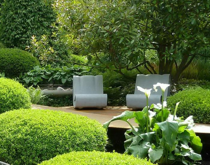 puutarhan suunnitteluideoita modernit puutarhatuolit kukat pensaat