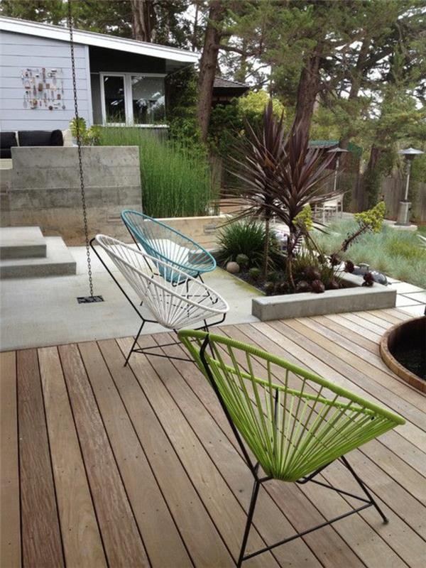 puutarhan suunnittelu nojatuoli puulattia kasvit puutarhaideoita