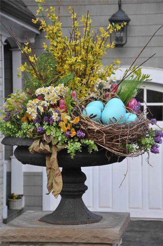 tinker puutarhan koristelu luonnonmateriaalit pääsiäinen koristelu munilla ja oksilla