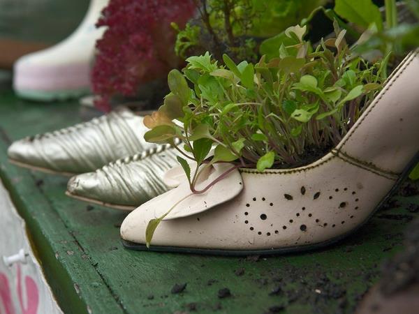 luoda kukkapenkki naisten kengät puutarhan koristelu