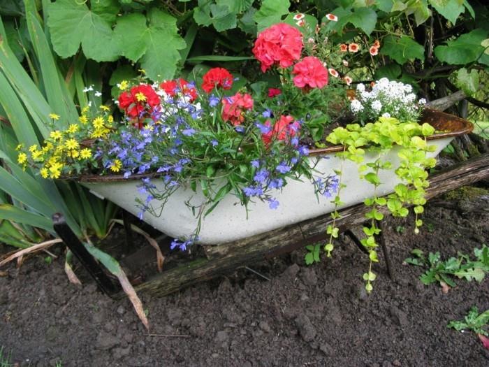 halpa puutarhan suunnittelu puutarhan sisustus kukilla kierrätys