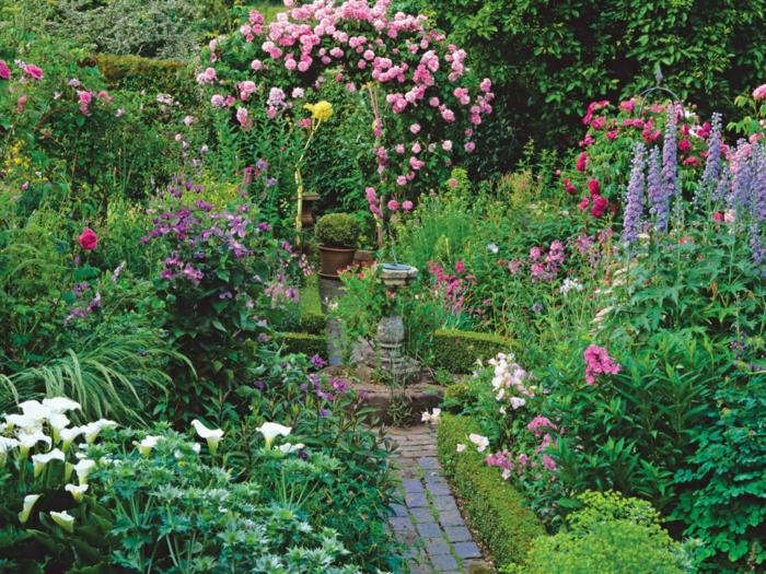 puutarhaideoita kauniita puutarhakukkia ja puutarhan suihkulähteitä
