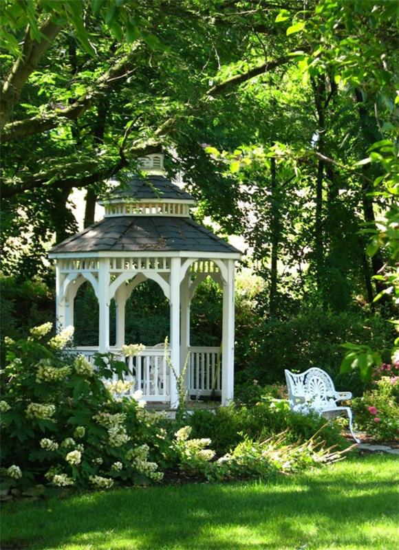 puutarha-lehtimaja-tehty-puusta-pergola-varjopuu