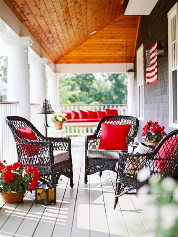 puutarhakalusteet setit tuolit, jotka on valmistettu rottinkipunoksista, pajuhuonekalut, koristetyynyt punaiset