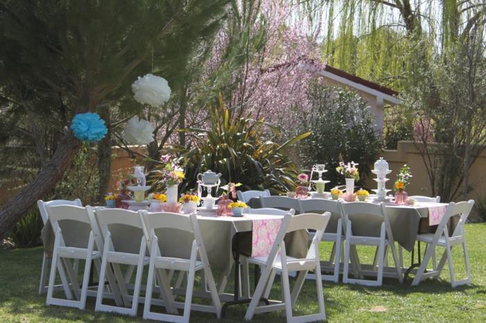puutarhajuhlat koristelu syntymäpäivä juhlia pöytä juoksija valkoinen puutarhakalusteet