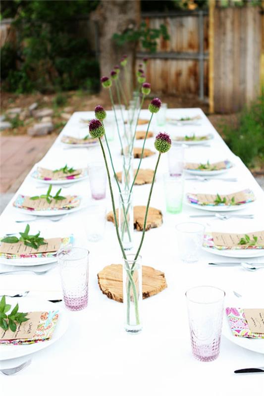 puutarhajuhlan sisustus valkoinen pöytäliina kukka maljakko puutarhaideoita