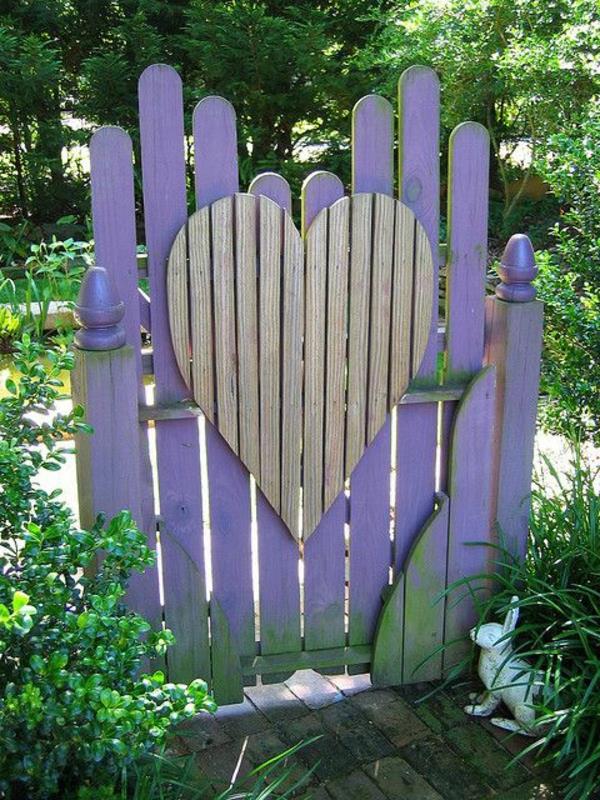 puutarhaovi puutarhan suunnitteluideoita violetti valtava sydän