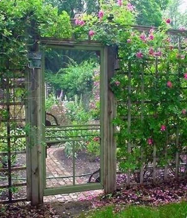 puutarhaovet luovat romanttisen puutarhan