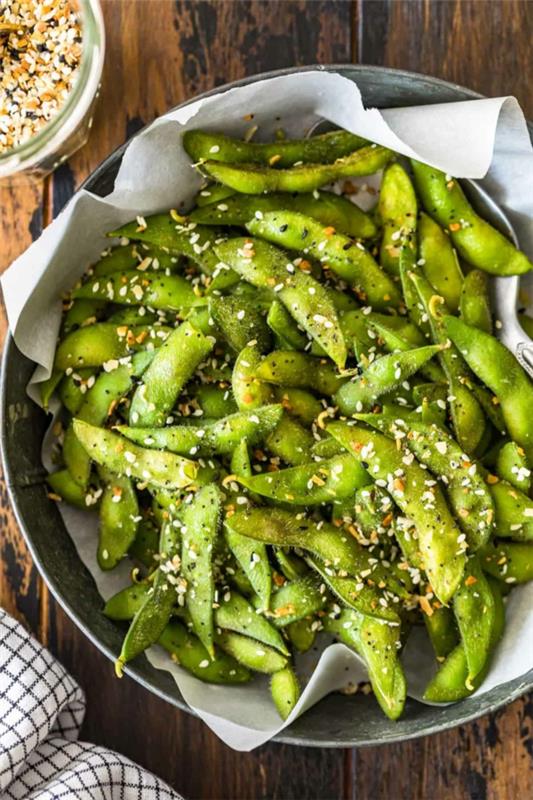 höyrytettyjä edamame -papuja