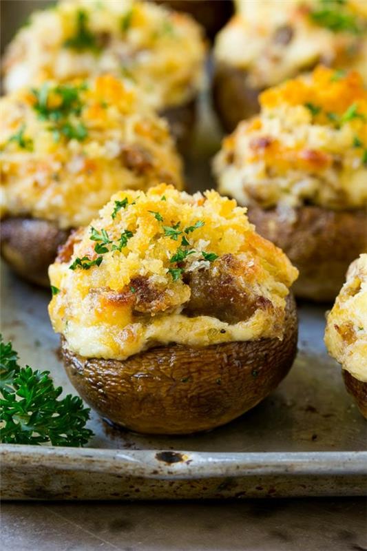 täytetyt sienet parmesanilla