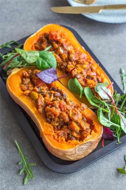 Marokon tyyliin täytetty Butternut squash