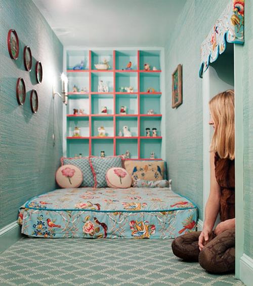 salainen lastenhuone leikkisä alkuperäinen patjahylly seinän sininen
