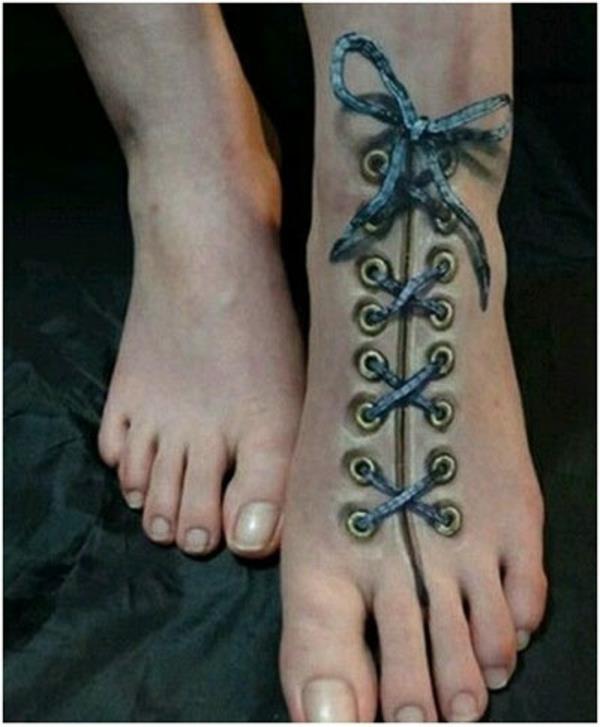 tatuoinnit 3d kenkä jalalla