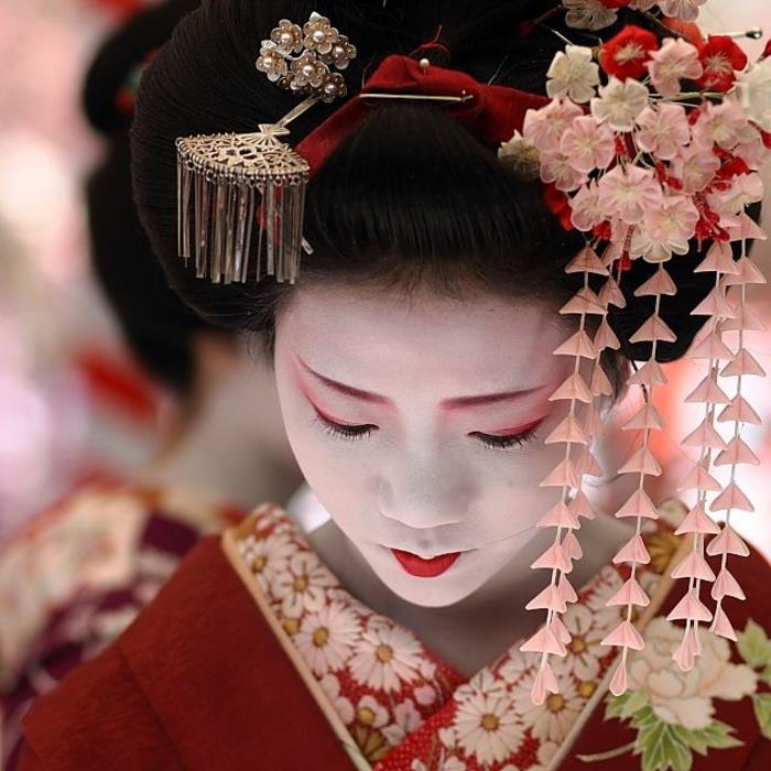 geisha kampauksen meikki vaatteet japanilainen kulttuuri inspiraatiota