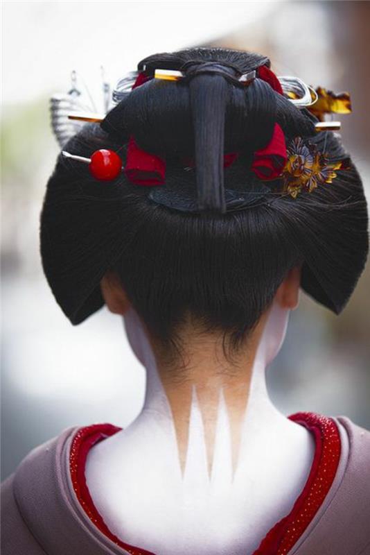 geisha kampauksen meikki japanilainen kulttuuri inspiraatiota