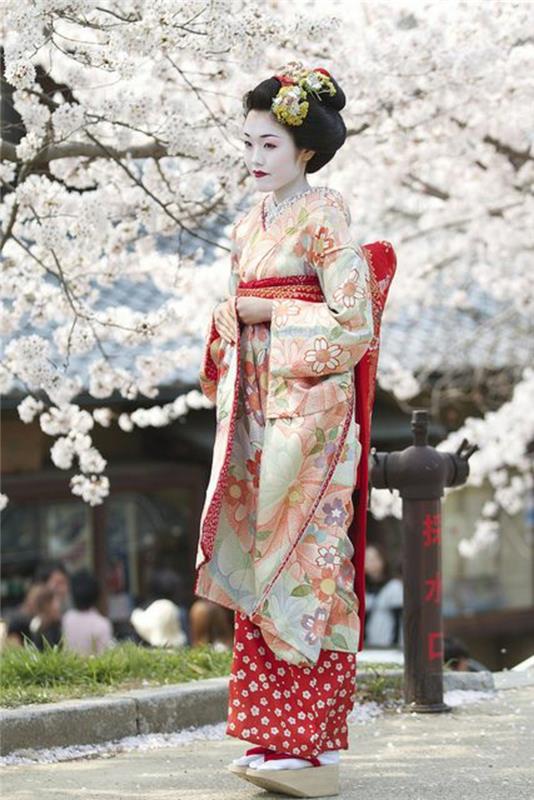 geishat japanilainen kulttuuri perinteiset vaatteet inspiraatiota