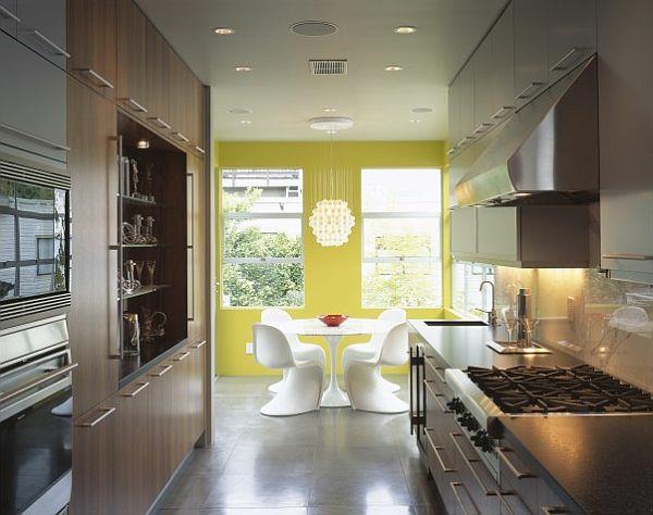keltaiseksi maalattu keittiö suunnittelee voin aksentteja istuma -akryyliä