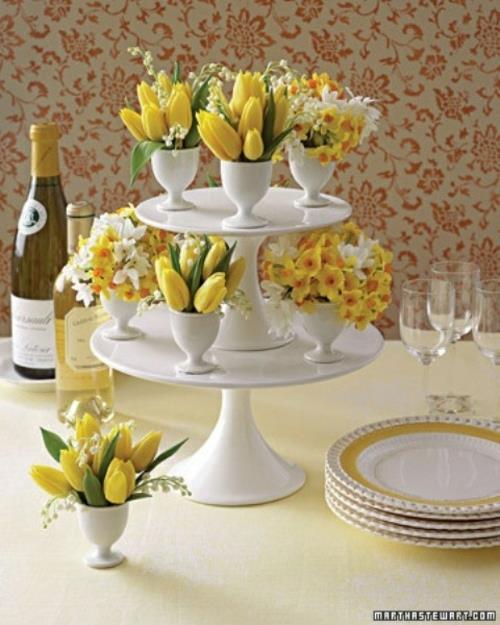 keltainen pöytäkoriste pääsiäinen juhlava kevät alkuperäinen mielenkiintoinen