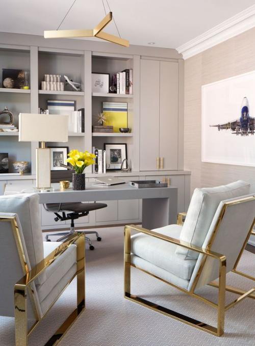 keltaiset aksentit kotitoimiston toimistossa inspiraatiota tyylikkäät huonekalut mukava nojatuoli harmaa beige työpöytä