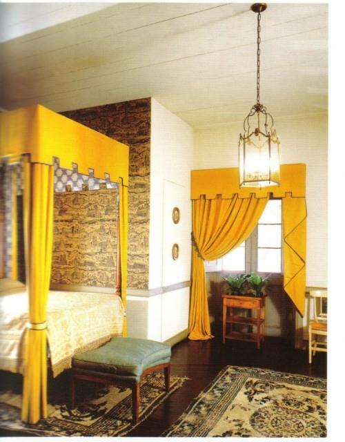 keltainen katos pylvässängyn mattojen koriste-elementtejä