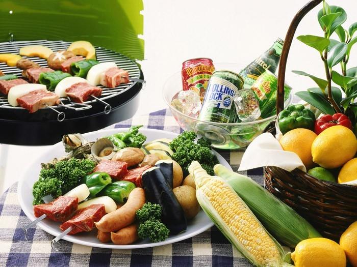 Grillaa kasviksia, paprikaa, valmista kesäkurpitsa