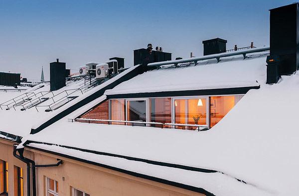 kodikas asunto katto lumi talvi -ikkunan suunnittelu