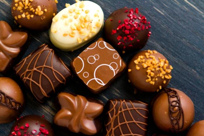 lahjaideoita ystävälle leikkausideoita ystävä tryffeli pähkinöillä täysmaito kaneli appelsiini hienoja praliineja