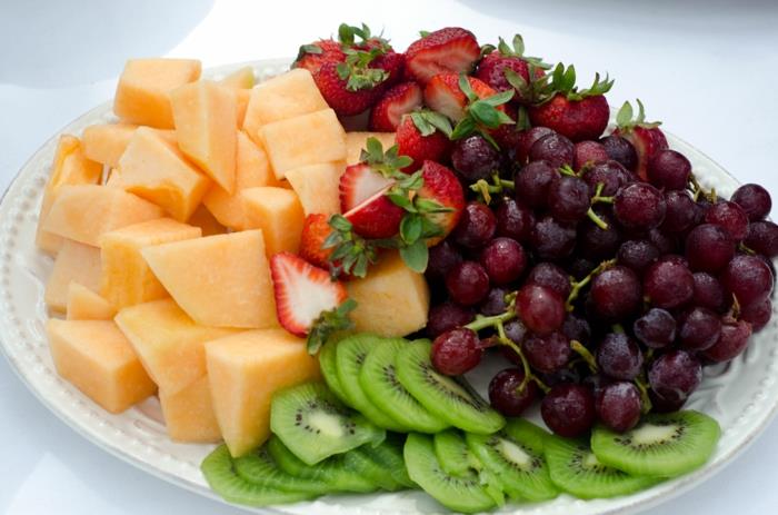 terveellinen laihtuminen diabetes oikein syöminen ekat hedelmät mansikat kiivi meloni