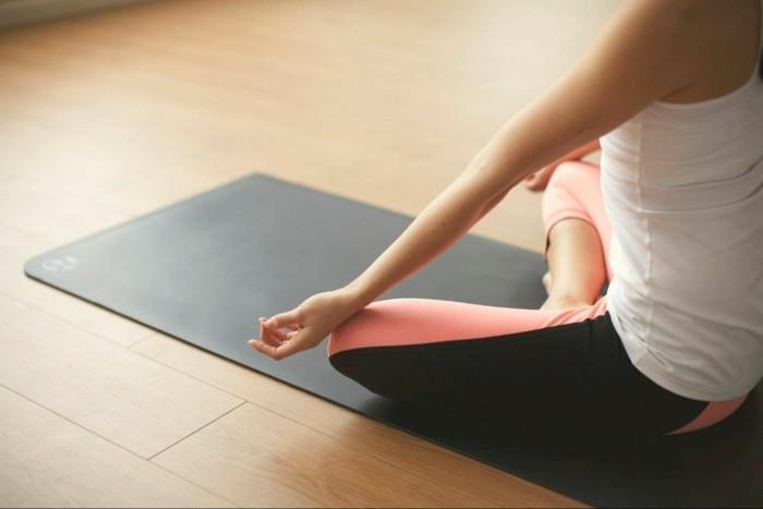 terveellinen laihtuminen jooga harjoitus meditoida