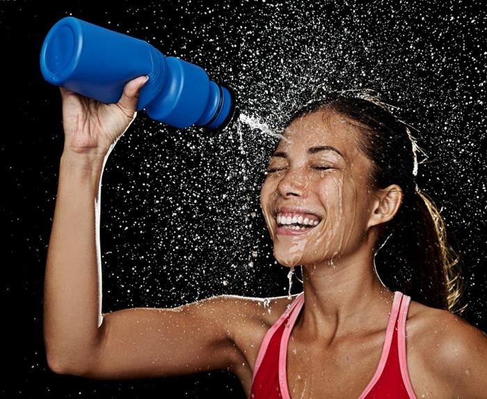 elävä terve dehydraatio juomavesi kunnolla liikuntaa
