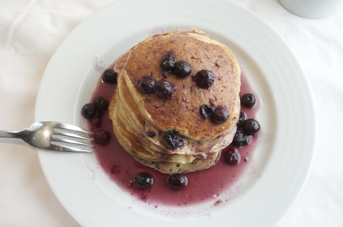 terveellinen ruoka pannukakut marjat jogurtti terveellinen ruoka marjat jogurtti pannukakut