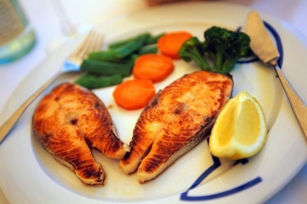 terveellinen ruokalautanen terveellistä ruokaa