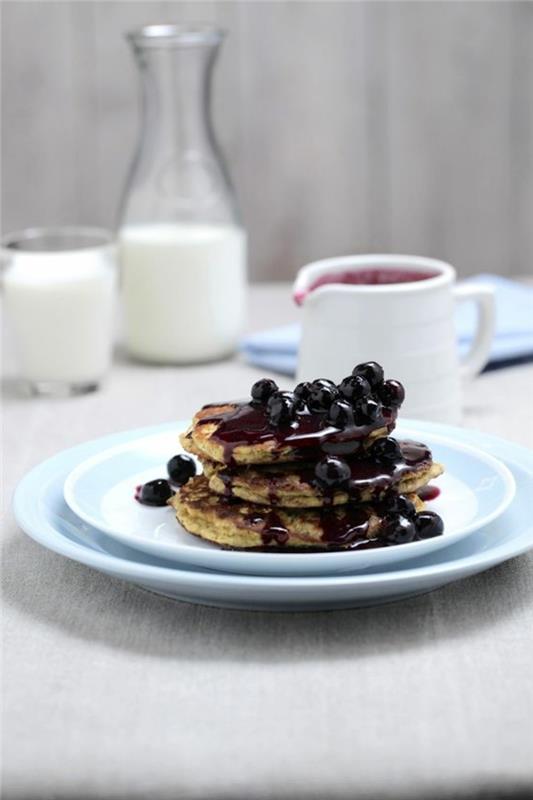 terveellisiä aamiaisideoita ricotta -pannukakkuja hedelmiä terveellisiä aamiaisideoita hedelmät ricotta -pannukakut