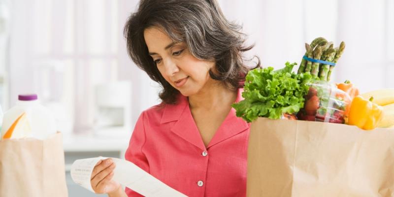 ostaa terveellistä ruokaa naiset muuttavat ruokavaliotaan