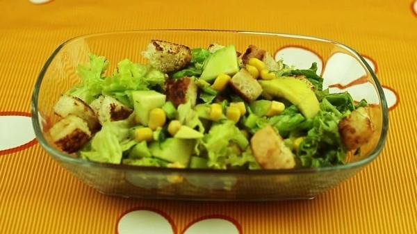 terveellinen ruoka loistava salaattiidea