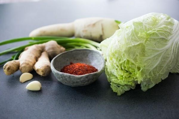 Fermentoiva terveellisiä ainesosia kimchi